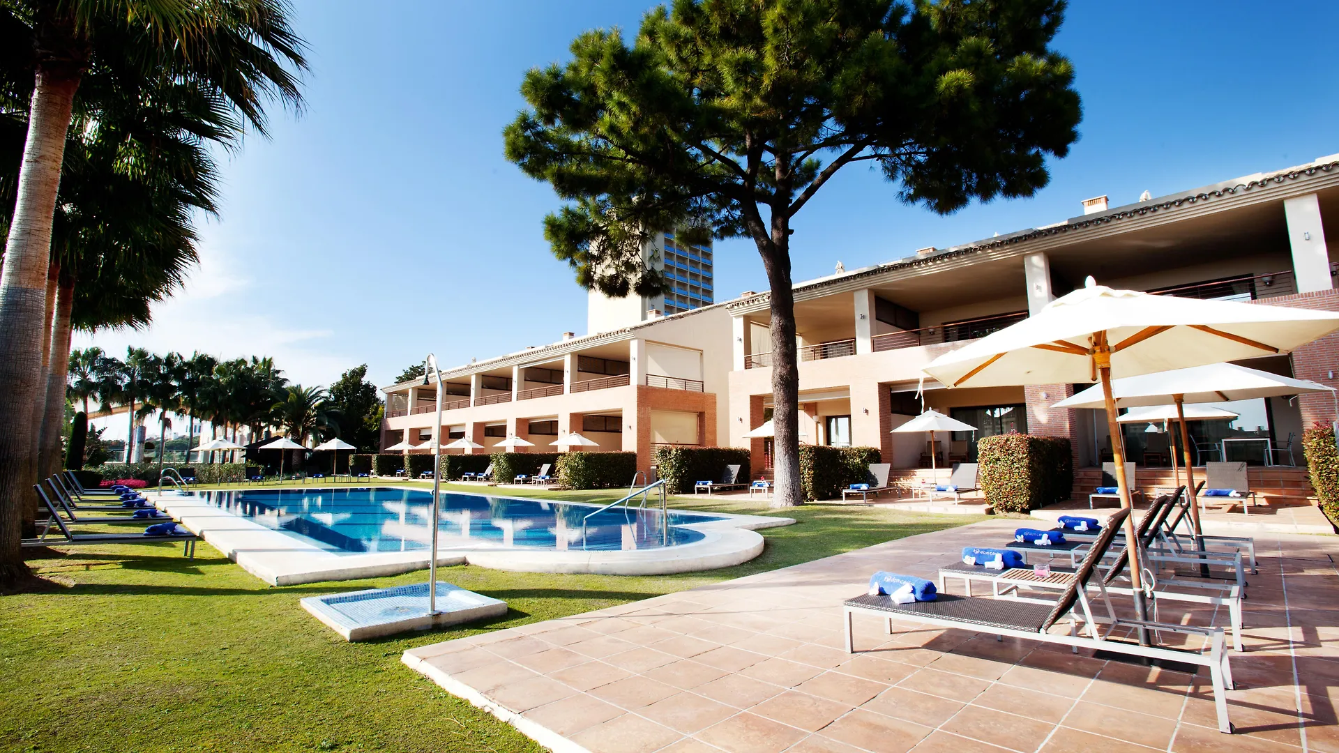 Deluxe Villas Don Carlos Resort contacts